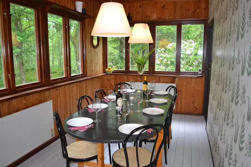 Ground floor · kitchen, dining & bathrooms — 4