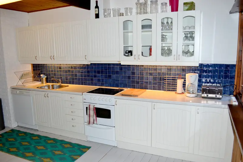 Ground floor · kitchen, dining & bathrooms — 6