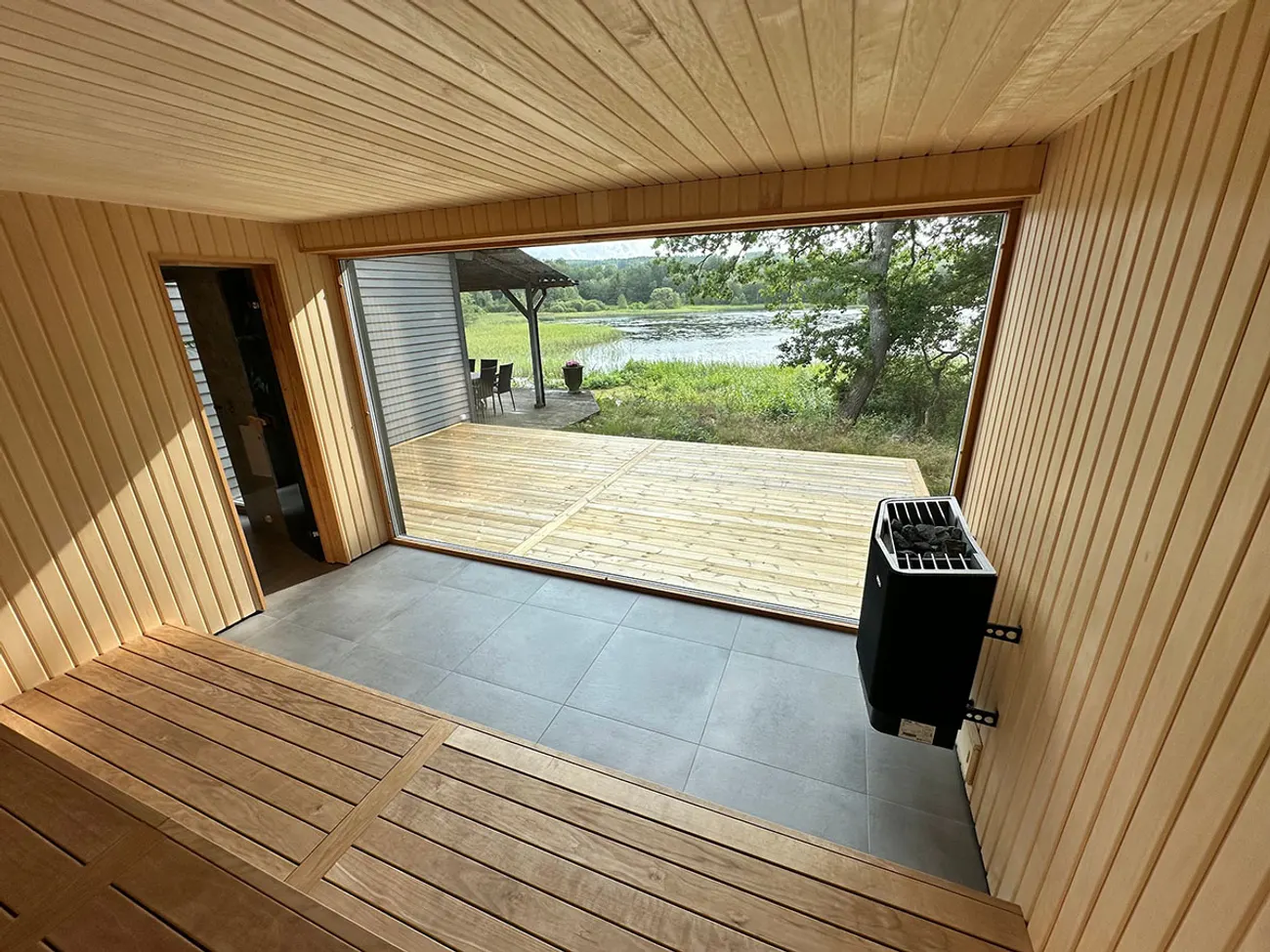 A panoramic sauna for twelve — 9